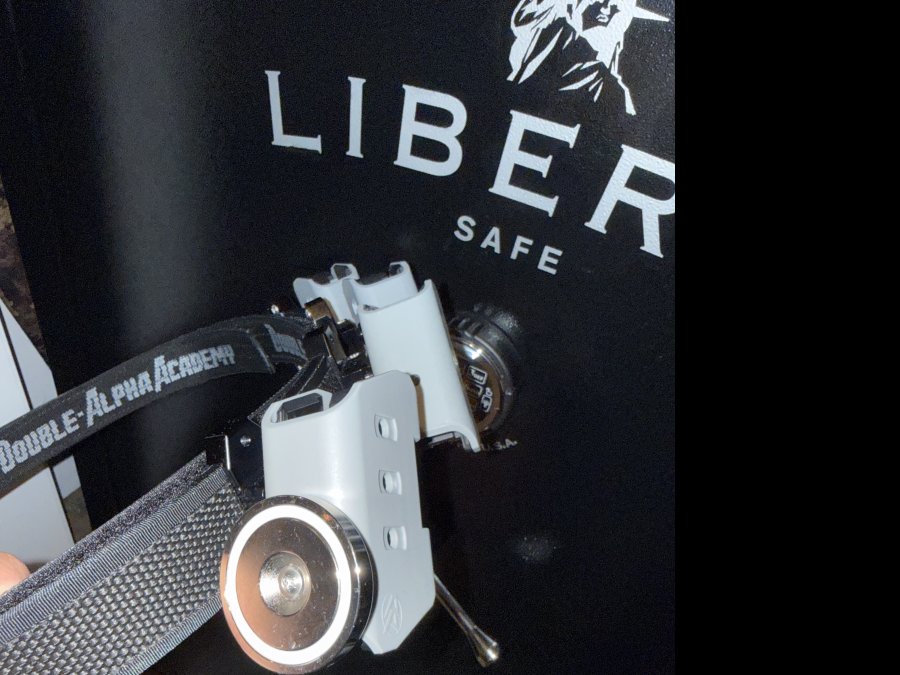 Alpha-XiP with Magnet – Magnetic Pouches – IPSC and USPSA